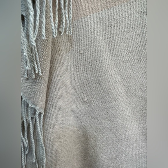 Soia & Kyo Woven Scarfigan With Fringe Scarf Cardigan Wrap - Picture 9 of 11